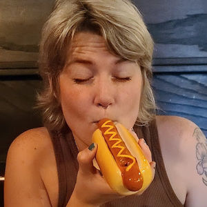 Meet your Posher, Hilary